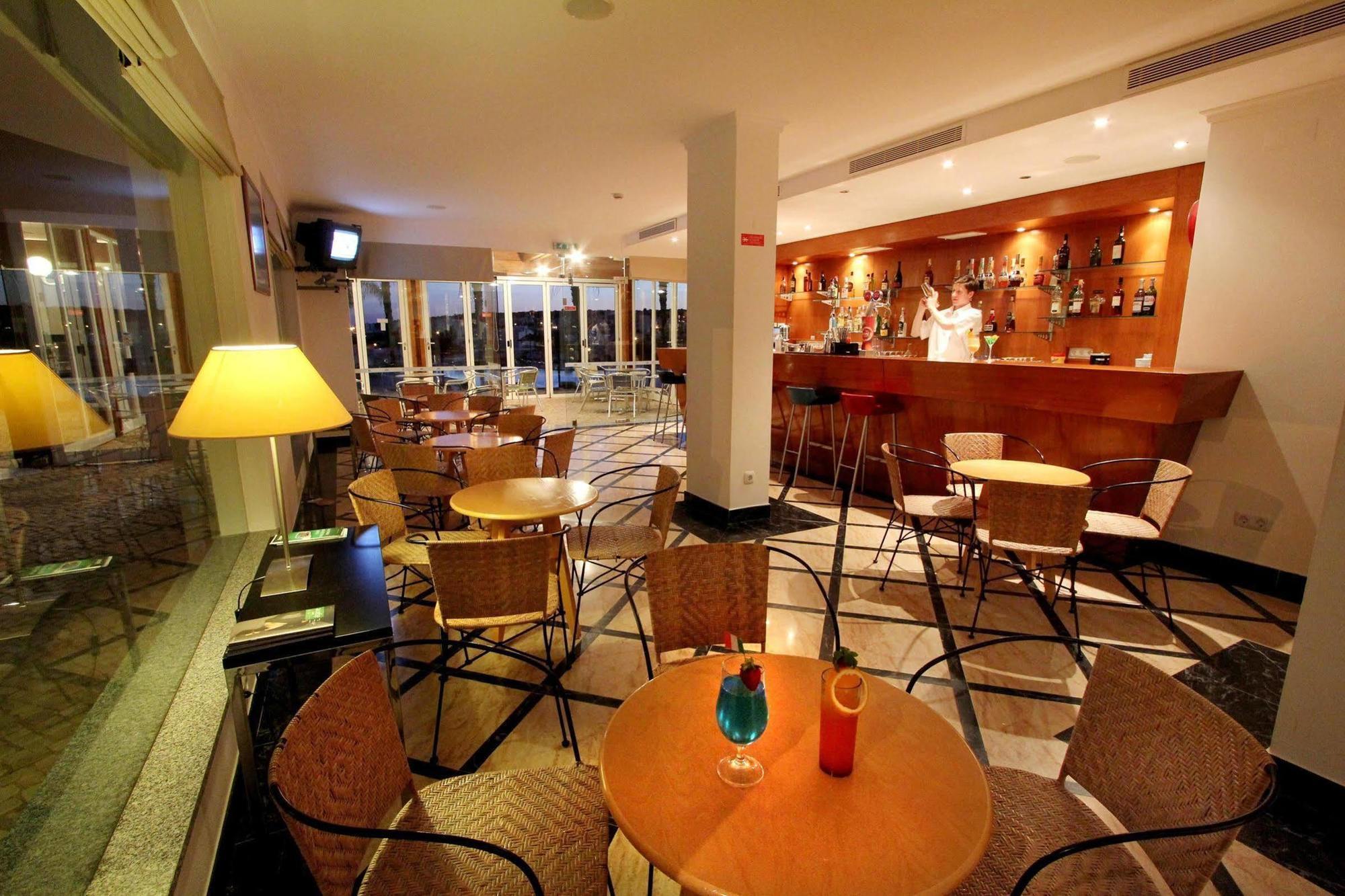 Vila Mos - Beach Resort Lagos Restoran fotoğraf