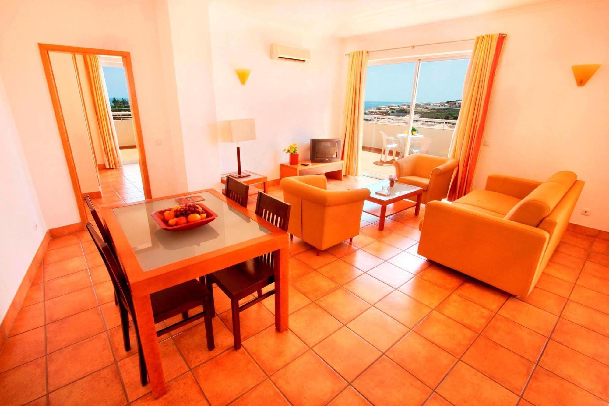 Vila Mos - Beach Resort Lagos Oda fotoğraf